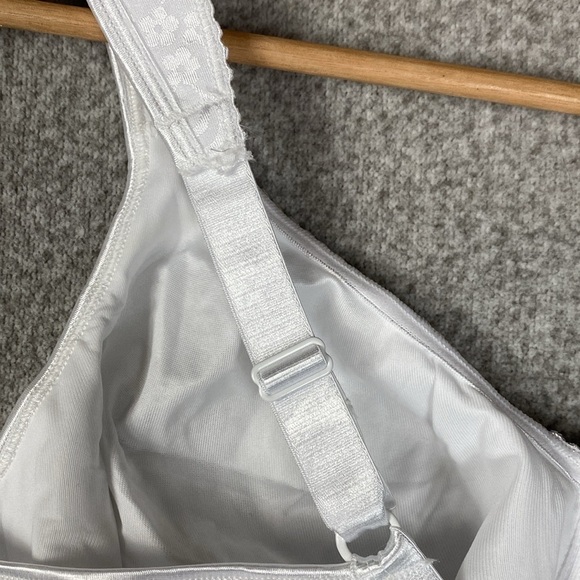 Playtex 18 hour bra 4745 new in package white 48C wire free full coverage - Picture 6 of 10